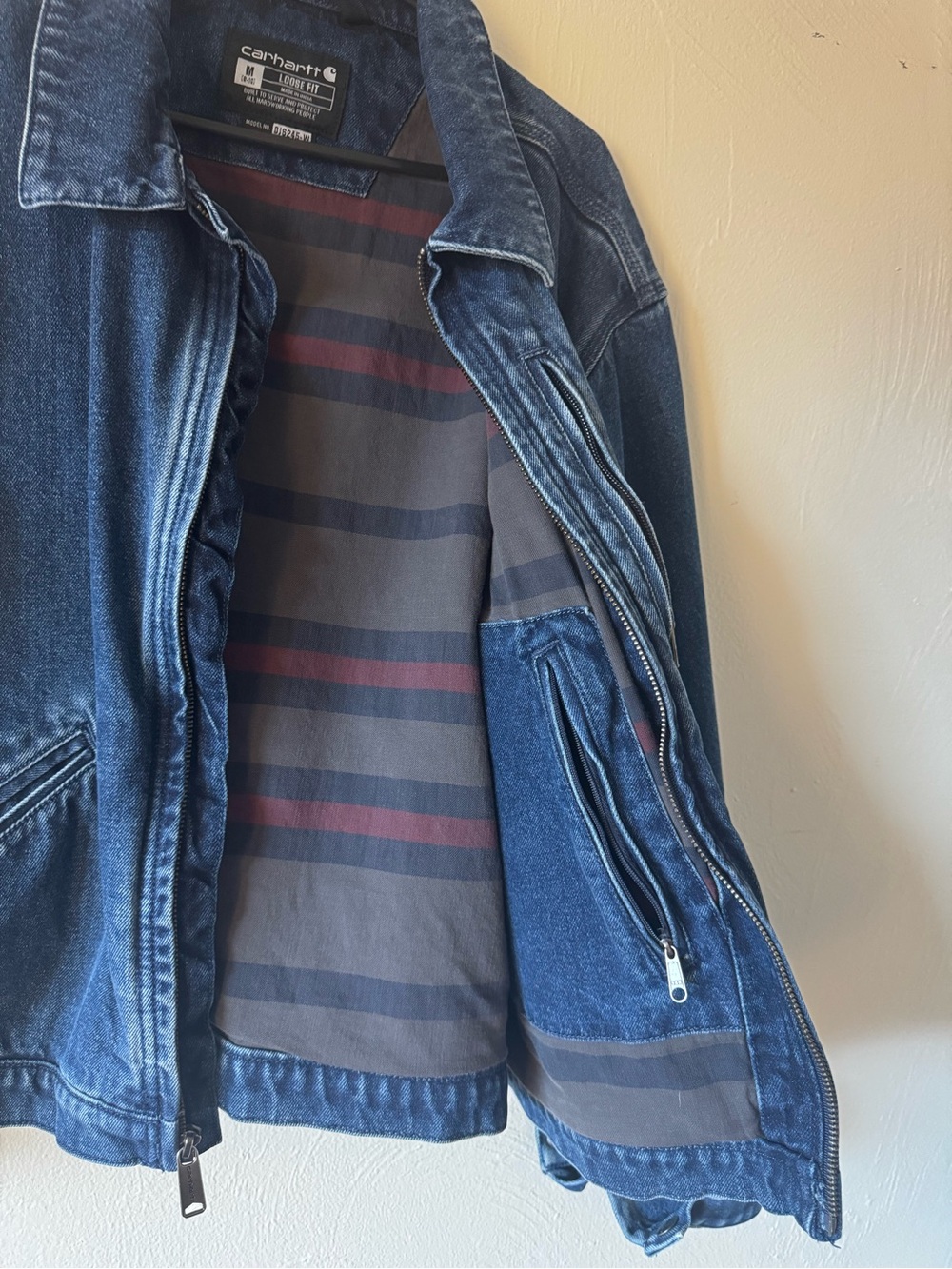 Carhartt Women’s Dark Blue Denim Jacket with Striped Lining - Picture 2 of 6